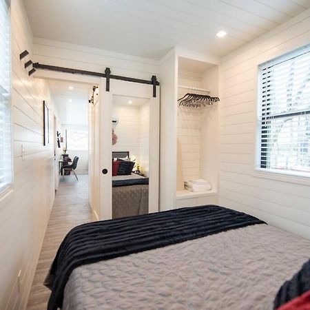 The Merlot House-Container Home 12 Min To Magnolia Bellmead Ngoại thất bức ảnh