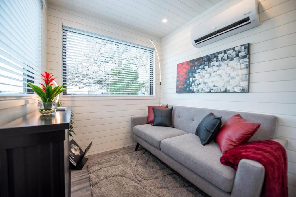 The Merlot House-Container Home 12 Min To Magnolia Bellmead Ngoại thất bức ảnh