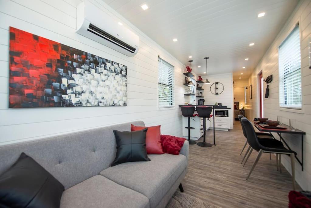 The Merlot House-Container Home 12 Min To Magnolia Bellmead Ngoại thất bức ảnh